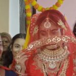 Ritu Singh Instagram – हाथ में सिन्होरवा लेके @samarsinghh @ritu9170 #omjhamusicdirector @ishtiyaque_shaikh_bunty #nandinitiwari @arbindtiwari123 #bhojpurimovie #pankajpal #bhojpuri #bhojpurimoviesong