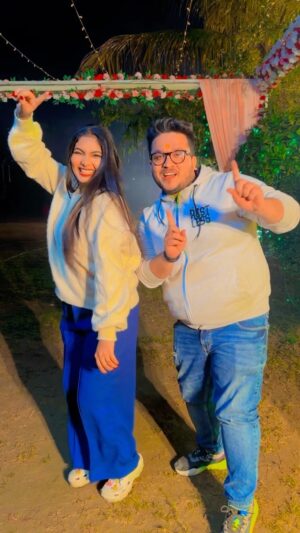Ritu Singh Instagram - Power Star @singhpawan999 का नया धमाका 🧨 आरा बलिया छपरा 🔥🔥

@singeranupma 
Ft.- @ritu9170 
@saregamahumbhojpuri 
#ArrahBalliaChhapra 
#PawanSingh #RituSingh #SatyaBhai 
#trendingreels #bhojpurisong 
#bhojpurireels #explore