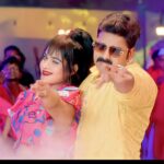 Ritu Singh Instagram - Super hit jodi #trending #post #newpost #viralpost #newpost #pawansingh999 #powerstarfans #powarsterpawan💪 UP60 जिला बलिया