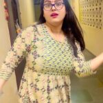 Ritu Singh Instagram - 😍Aara balia chhapra♥️ beautiful song @singhpawan999 @ritu9170 barbie doll lg rahi ho ap es song mein 🥰😘 Mumbai, Maharashtra