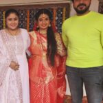 Ritu Singh Instagram - जन्मदिन की ढेरों शुभकामनाएँ dear @shikhamishraactress dee,ईश्वर हमेशा आपके और पूरे परिवार के ख़ुशियों का ख़याल रक्खें 🧿❤️🌸😊🙏🎂🎂🎂🎂🎂