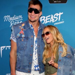 Rob Gronkowski Instagram - What happens at Gronk Beach stays at GRONK BEACH 🏖 so come party with us in Vegas the day before the Big Game by entering @voomerangcom to win VIP tickets to our party, flights, accommodations, and a signed football for you and your friend NOW!!! The sweepstakes closes tomorrow February 4th at 11:59pm so GO GO GO !!!! Meet you on the dance floor !!! Enter at the link in our bio 🥳
