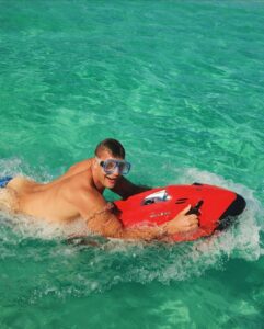 Rob Gronkowski Instagram - Looking for SpongeBob …who lives in a pineapple under the sea 🧽🍍