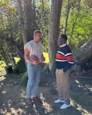 Rob Gronkowski Instagram - I am very saddened to hear about the passing of Carl Weathers. I was fortunate enough to work with Carl two months ago on the set of a commercial campaign. We got to know each other pretty well, had laughs, shared stories, and on top of it all, I got to learn from one of the all time greats. Before he became an actor, he had a solid NFL career and a lot of great stories from it. He loved football and loved talking about football as much as anyone I’ve ever met. 

You will be missed Carl, and thanks for playing the ICONIC role of Chubbs in my favorite movie ever, Happy Gilmore. RIP