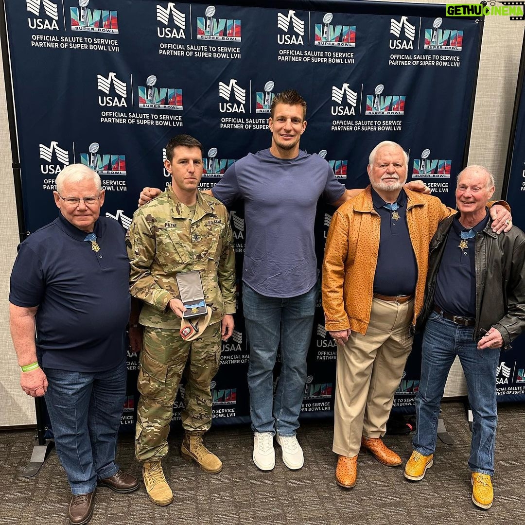 Rob Gronkowski Instagram - @USAA’s #SaluteToService Lounge for #SBLVII weekend was a blast! Meeting with military, veterans, their families & Medal of Honor Recipients was a true honor for me. Vietnam Veteran Marc McCabe got 2 tix to the game thanks to USAA & @VVAmerica #USAApartner Phoenix Convention Center