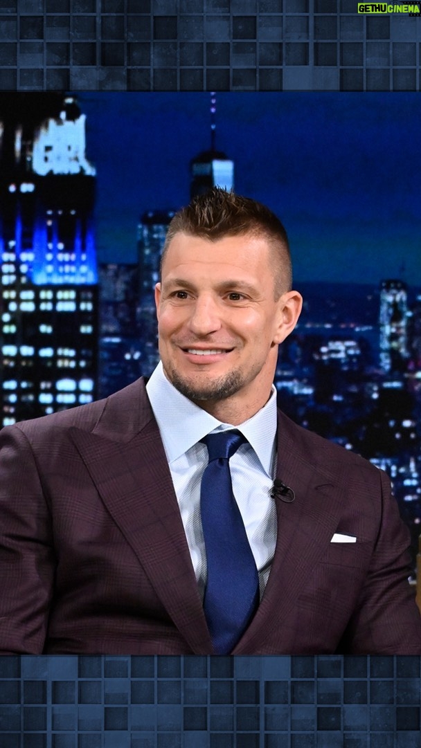 Rob Gronkowski Instagram - @gronk wants fans to pick him making this year’s Kick of Destiny for @fanduel 🤣 #FallonTonight The Tonight Show Starring Jimmy Fallon