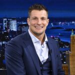 Rob Gronkowski Instagram - @gronk will attempt to kick a 25-yard field goal for @fanduel’s “Kick of Destiny” during #SuperBowlLVII! #FallonTonight The Tonight Show Starring Jimmy Fallon