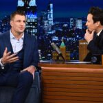 Rob Gronkowski Instagram - Tune in tonight to watch my friend @jimmyfallon and I play some paper football on @fallontonight 🤝 📸 Todd Owyoung/NBC @ToddOwyoung The Tonight Show Starring Jimmy Fallon