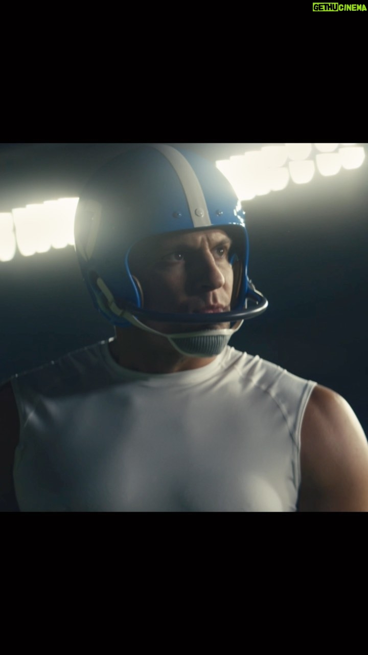 Rob Gronkowski Instagram - I’m doing this kick for all of us!! @vinatieri @fanduel @fdsportsbook #KickOfDestiny