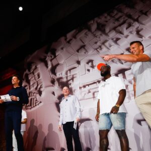 Rob Gronkowski Instagram - Great times celebrating with @tombrady, @leonardfournette, and my fam Thursday for the @autograph.io end-of-season event. 

To the NFT fans that came out, you guys brought the competition! 

If you aren’t a part of @autograph.io, you gotta check them out 👊

📸 @josefdubois