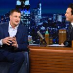 Rob Gronkowski Instagram - Tune in tonight to watch my friend @jimmyfallon and I play some paper football on @fallontonight 🤝 📸 Todd Owyoung/NBC @ToddOwyoung The Tonight Show Starring Jimmy Fallon