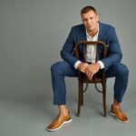 Rob Gronkowski Instagram - Whether it’s on-air or taking Ralphie for a walk, @wolfandshepherd are my go to shoes, they are super comfyy. Check out their Black Friday sale today and grab a pair to try out yourself 👟