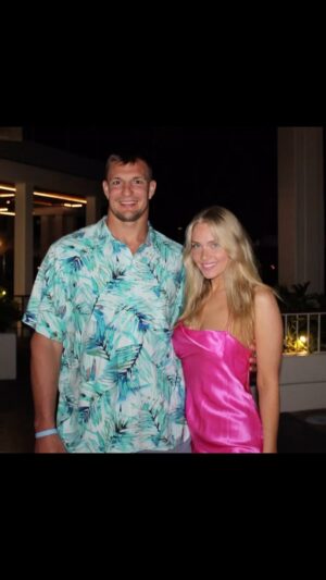 Rob Gronkowski Instagram - Happy Birthday my Baby. May your night be filled with happiness and love on your special day! Your the sweetest and deserve nothing but the best! ❤️