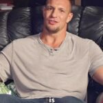 Rob Gronkowski Instagram - From my days spent at the Zona Zoo, to my baby rhino at the Tampa Zoo, now I’ve joined the team to launch FANZOO 🏈🏀⚾️⚽️ @fanzooinc. It’s for the FANS! Saving sports fans time and money💰 AND you can get early access to win $1000 in NFL merch with the link in my bio. #fanzoo #forthefans #nfl