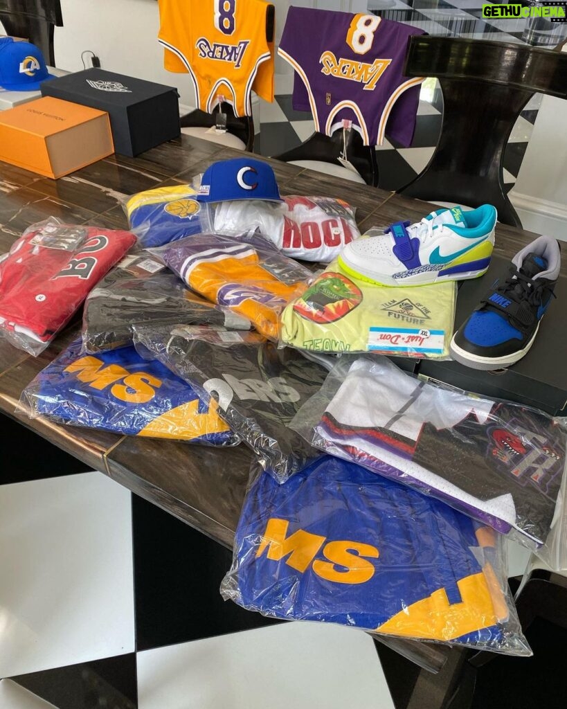 Rob Kardashian Instagram - Thank you so much @chicagodonc‼️My collection is finally getting there 🤪🤪🤪💪💪💪
