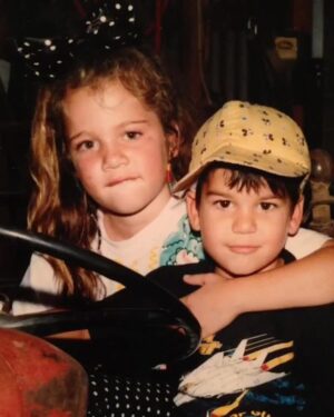 Rob Kardashian Instagram - Happy Birthday Khlo-moneyyyy!! Woohoo ! 🤪 I LOVE YOU best friend 🥰💙💙 TONIGHT WE DRINK AS KINGS‼️ (inside joke)😭😭