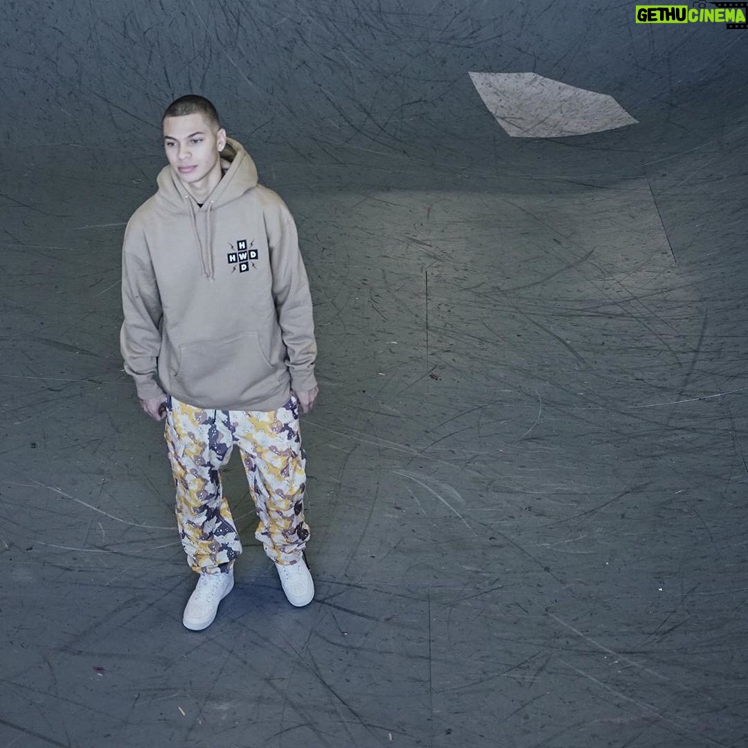 Rob Kardashian Instagram - www.Halfway-Dead.com @halfwaydead