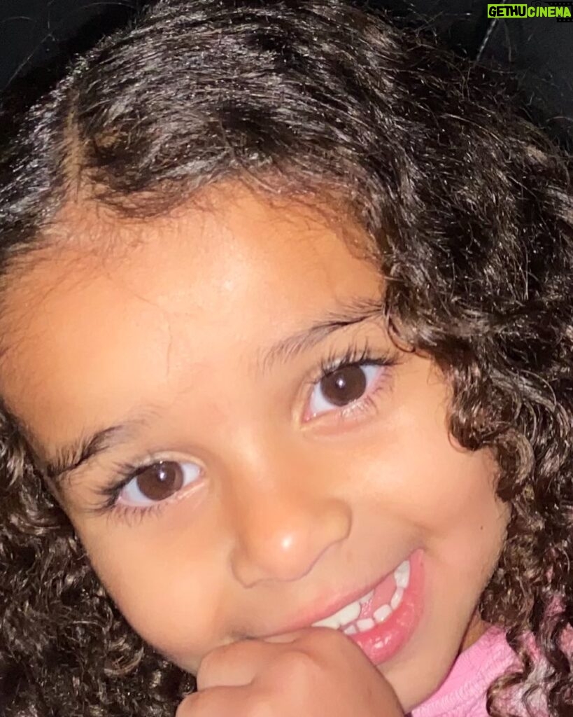 Rob Kardashian Instagram - Happy Birthday to my baby girl!! I am so Proud of the sweet and smart girl that you are! Thank You for bringing so much Happiness to my Life :) Daddy Loves You 💙💙