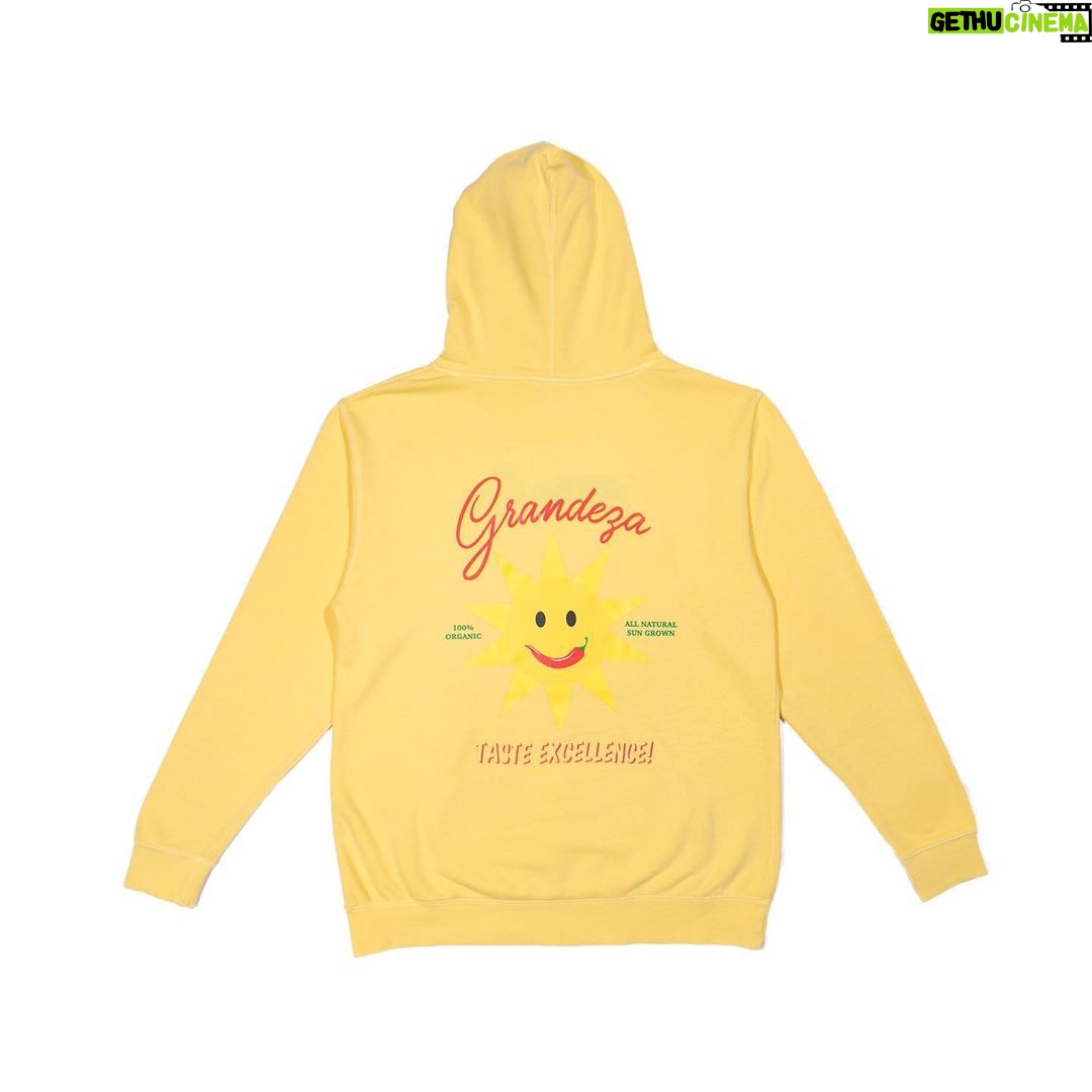 Rob Kardashian Instagram - Celebrating #NationalHotSauceDay with @grandezahotsauce limited edition merch 🔥 available now at GrandezaHotSauce.com