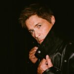 Rob Lowe Instagram - This interview is a doozy. It really blew my mind. Thank you @interviewmag 🙏🏼 What a team! EIC: @melzy917 Writer: @benbarna Photographer: @ccopp Stylist: @grantwoolhead Hair: Addie Markowitz Makeup: @annyk.makeup