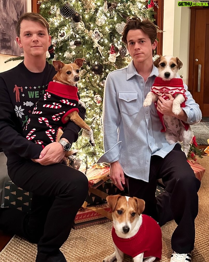 Rob Lowe Instagram - Lowe crew rolling into Christmas with love to all!