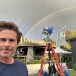 Rob Lowe Instagram - A beautiful visitor on the set of UNSTABLE today.