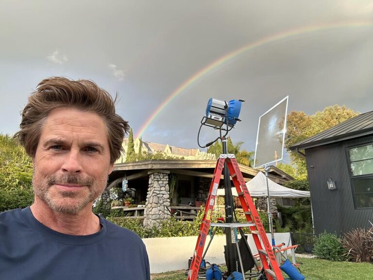Rob Lowe Instagram - A beautiful visitor on the set of UNSTABLE today.