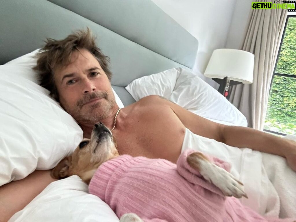 Rob Lowe Instagram - Cozy mornings with Bella.