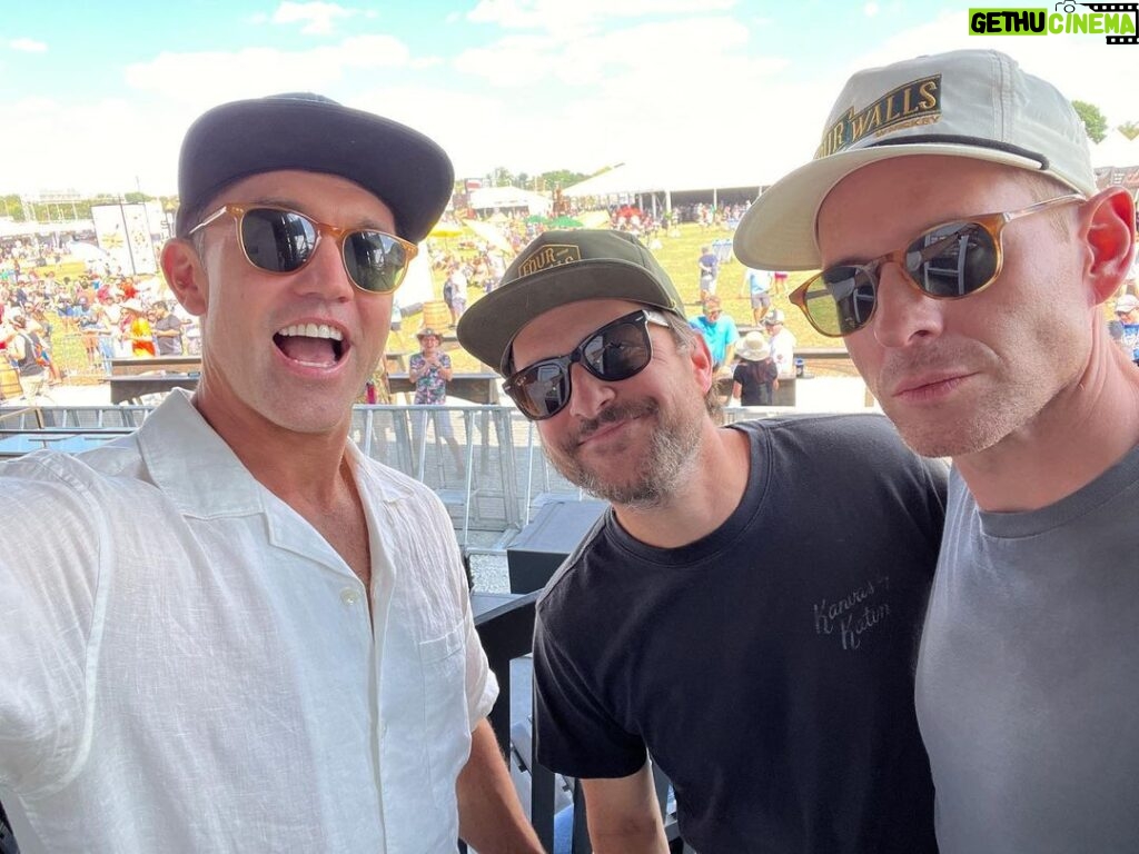 Rob McElhenney Instagram - We’re just three cool dudes looking for other cool dudes to hang with us in Kentucky. 💪 🥃 @bourbonandbeyond @thesunnypodcast Louisville, Kentucky