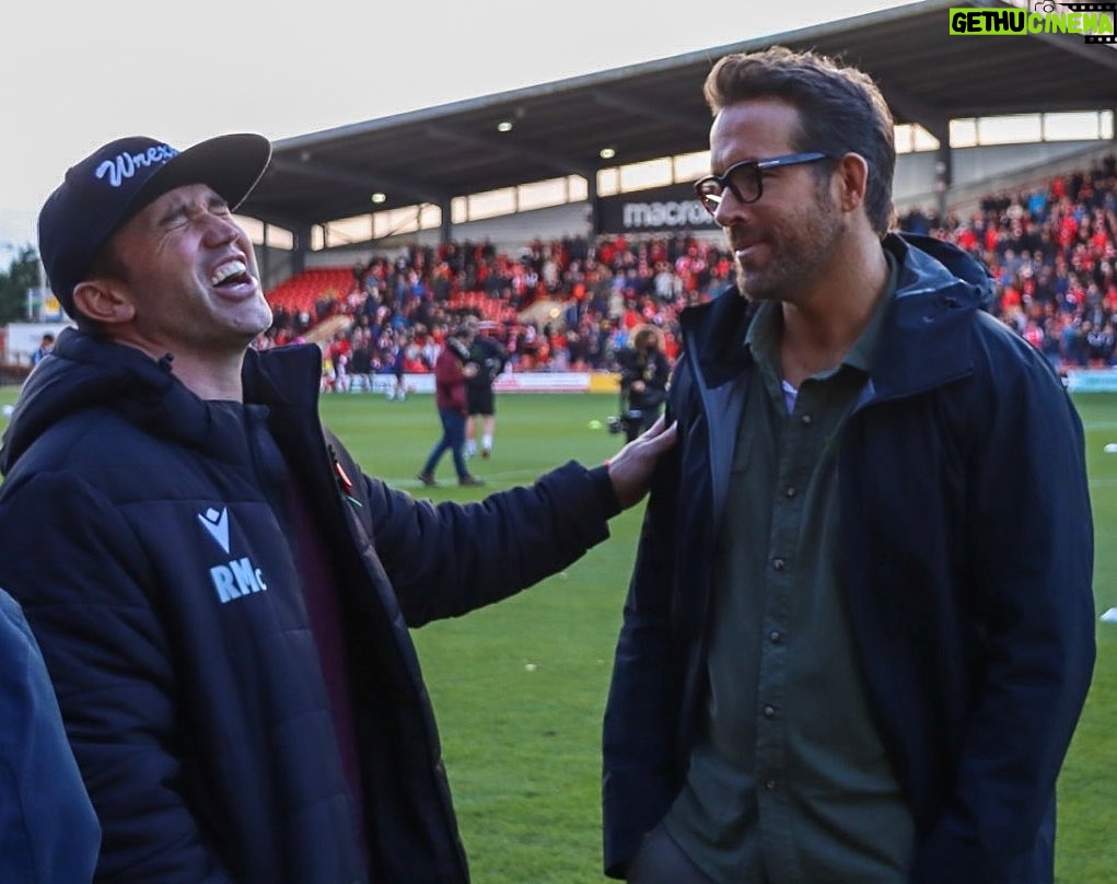 Rob McElhenney Instagram - Yes. He really is that funny in real life. What a wonderful partner and a good man. I’m really grateful for you @vancityreynolds @wrexham_afc 🏴󠁧󠁢󠁷󠁬󠁳󠁿 🇺🇸 🇨🇦