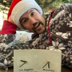 Rob McElhenney Instagram - Merry Christmas from one side of the world to the other. @wrexham_afc 🇺🇸 🏴󠁧󠁢󠁷󠁬󠁳󠁿 🇨🇦 Looking forward to an incredible new year together.