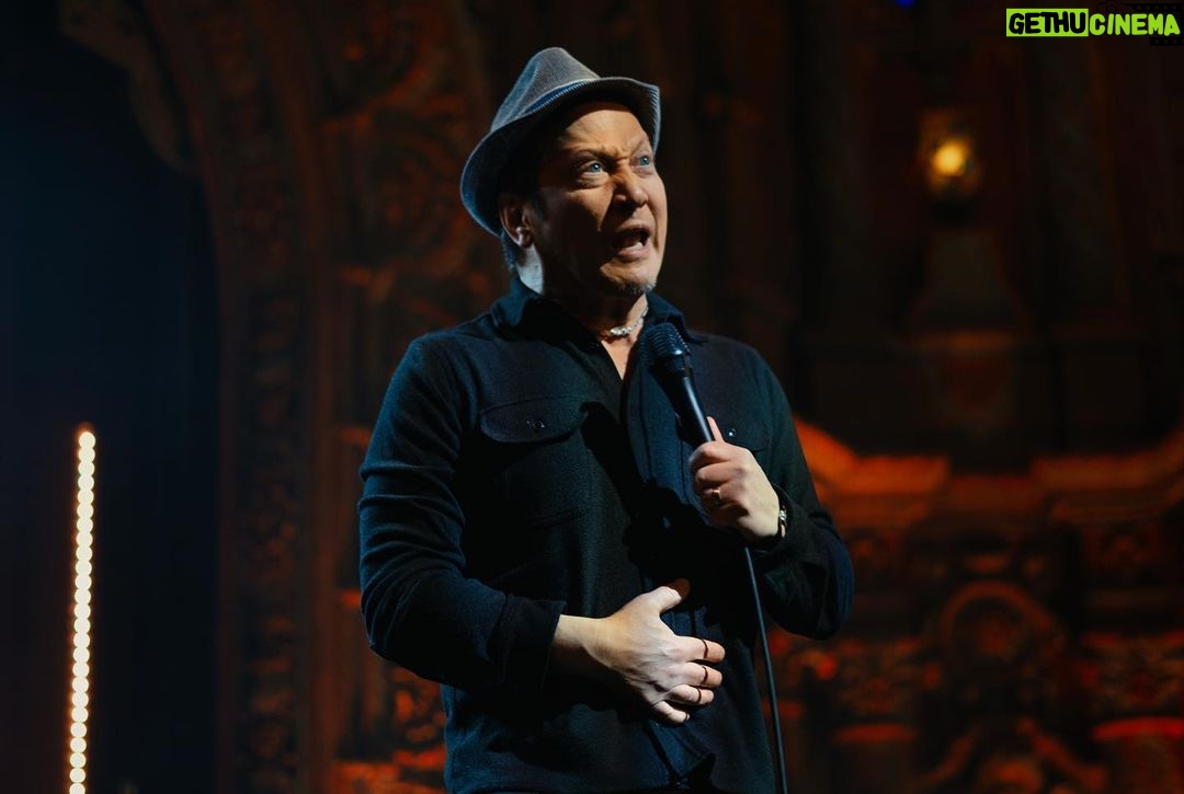 Rob Schneider Instagram - Amazing audience, Amazing film crew & Amazing shows! And not one person discriminated against by their vaccination status. I can’t wait to share my new special with you all! Thank YOUUUUU FLORIDA!