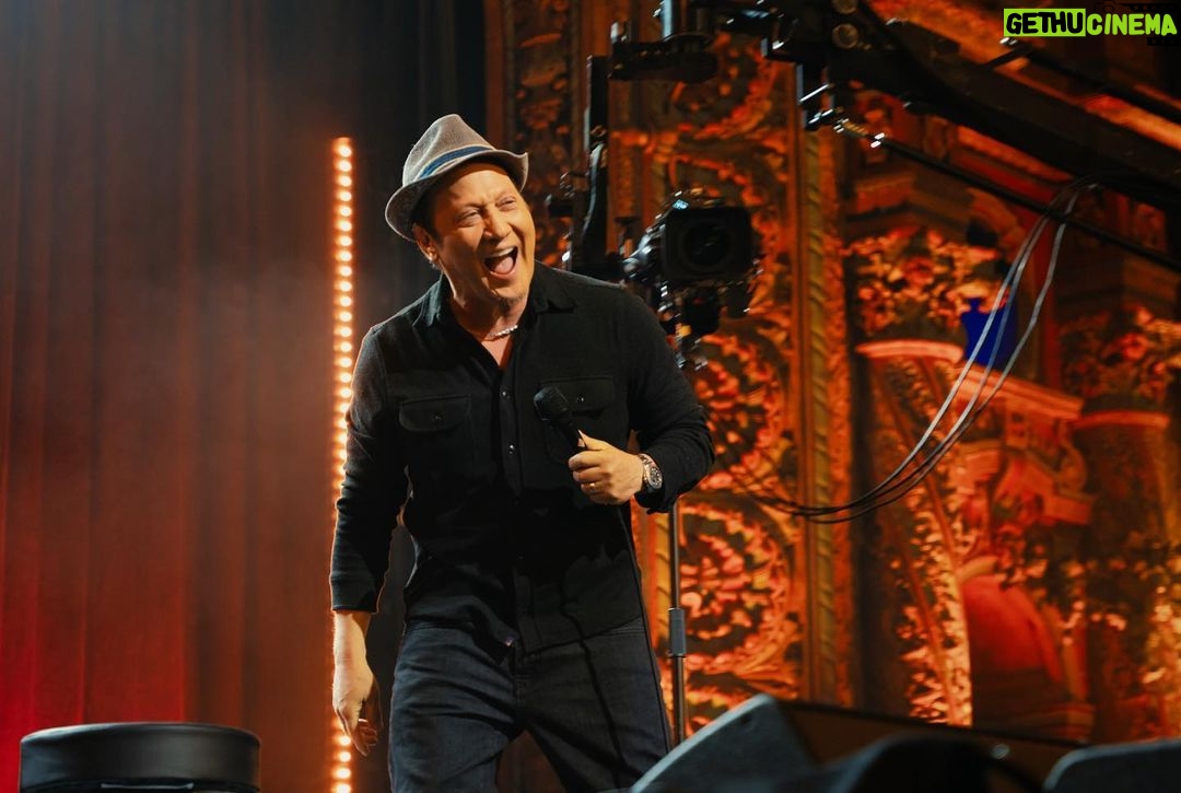 Rob Schneider Instagram - Amazing audience, Amazing film crew & Amazing shows! And not one person discriminated against by their vaccination status. I can’t wait to share my new special with you all! Thank YOUUUUU FLORIDA!