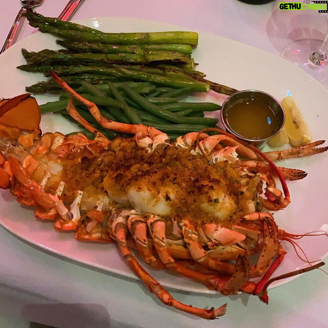 Rob Schneider Instagram - Dinner in Rhode Island at the fabulous Hemenway’s Restaurant! They do it right! Hemenway's Restaurant