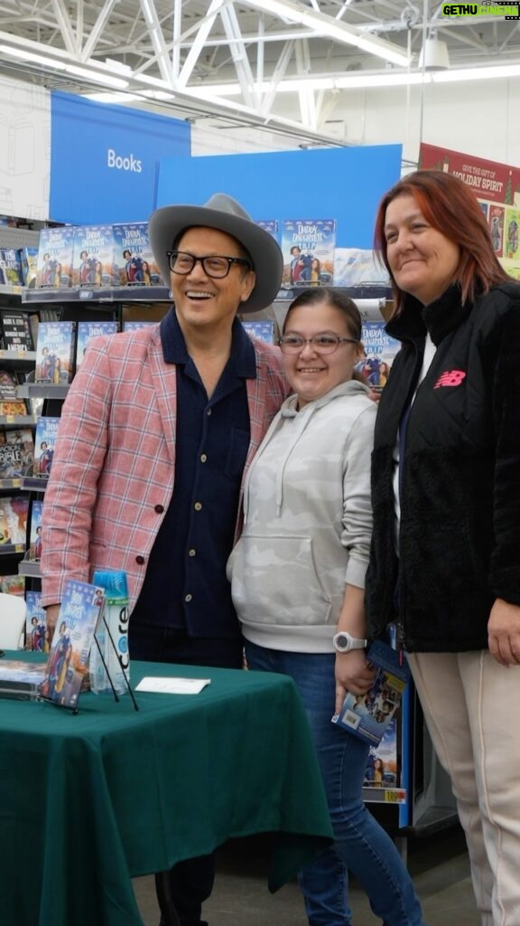 Rob Schneider Instagram - Thanks to everyone who came out to @walmart !! I’m going to be doing another signing in Scottsdale THIS SUNDAY! More info coming soon! In the meantime, go grab yourself a copy of Daddy Daughter Trip from WalMart, it’ll make a great stocking stuffer!