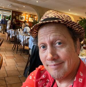Rob Schneider Instagram - Columbia Restaurant in Sarasota Florida! The best Cubano Food in America!!
Gracias por todo, Amigos
