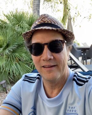 Rob Schneider Instagram - LETS GO @sfgiants BEAT LA 
RobSchneider.com
#BeatLA 
#BeatLAAllNiteLong