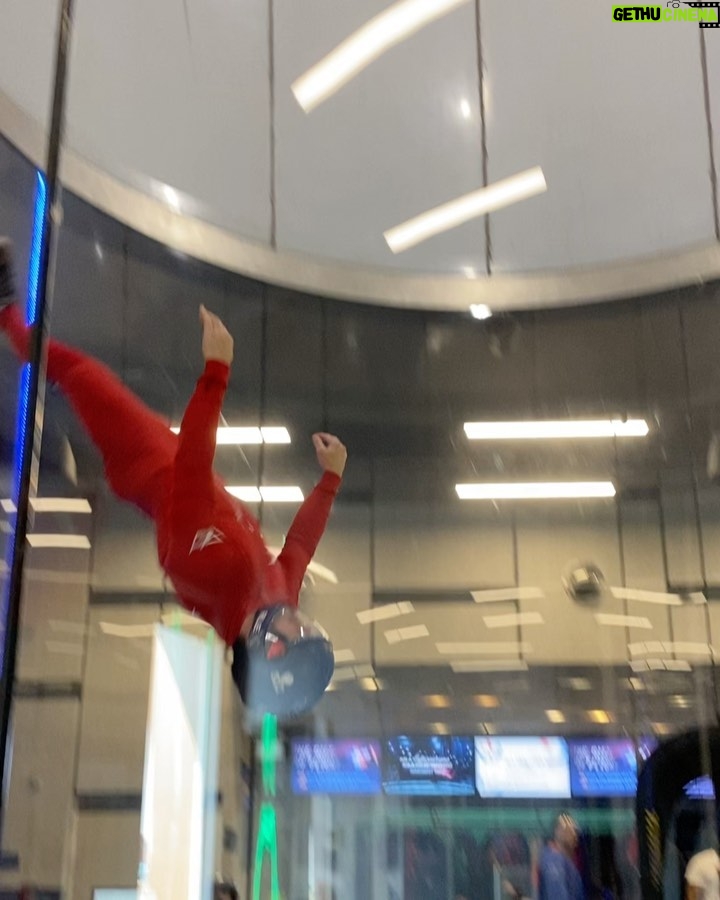 Rob Schneider Instagram - What did YOU do this Sunday?! Skydiving INDOORS! Thank YOU iFLYworld.com Scottsdale Arizona! We had a BLAST! I am performing on my “ I HAVE ISSUES” Stand up comedy TOUR! Go to RobSchneider.com for DATES!!