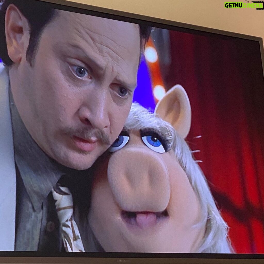 Rob Schneider Instagram - One of my favorite Co-Stars, Miss Piggy! She spends a lot of time in the make-up trailer but a real looker! “Muppets In Space”