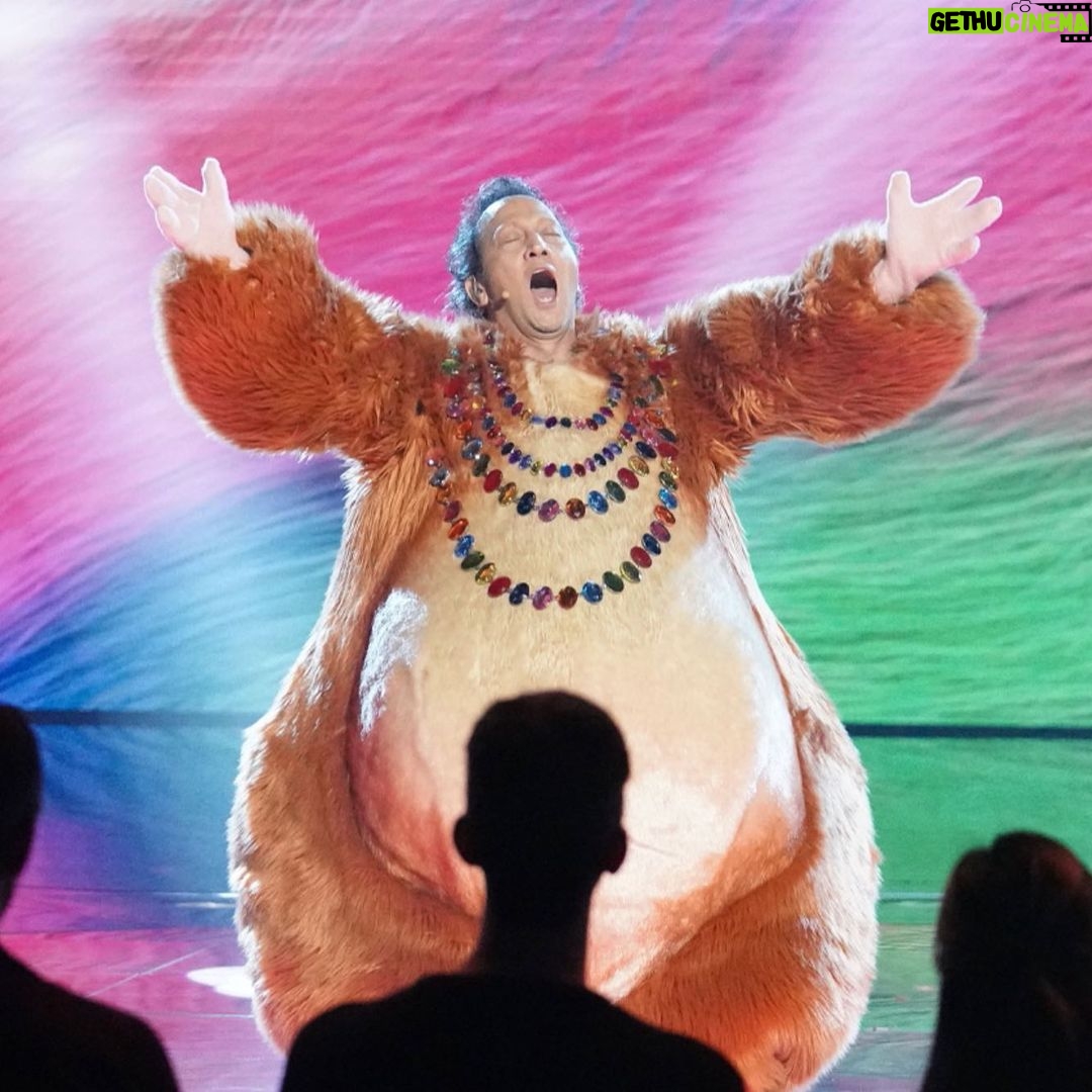 Rob Schneider - 109.9K Likes - It was ME behind the #HamsterMask! Did you guess right? I dedicate my performance to my lovely wife @iampatriciamaya and my beautiful girls; Miranda, Madeline and @elleking
(I hope Luis Miguel watched! 😃)
#TheMaskedSinger returns Monday for a special episode counting down the best performances on @FOXTV!”