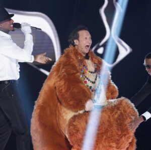 Rob Schneider Instagram - It was ME behind the #HamsterMask! Did you guess right? I dedicate my performance to my lovely wife @iampatriciamaya and my beautiful girls; Miranda, Madeline and @elleking 
(I hope Luis Miguel watched! 😃)
#TheMaskedSinger returns Monday for a special episode counting down the best performances on @FOXTV!”