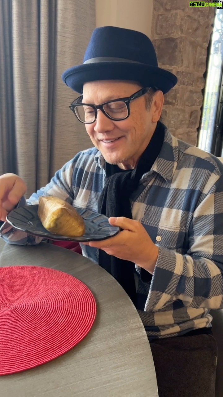 Rob Schneider - 23.8K Likes - Tamalito Pollo de Verde dice el husbando!!!