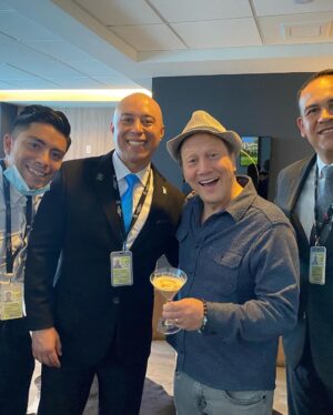 Rob Schneider Instagram - Con mi Nuevos amigos; Elizabeth, Alberto y Sebastian 
Ciudad de Mexico 
#TheGrandLoungelite