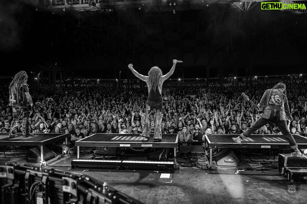 Rob Zombie Instagram - Cincinnati was crazy! 🔥🔥🔥🔥 #robzombie #freaksonparadetour #robfennphotography