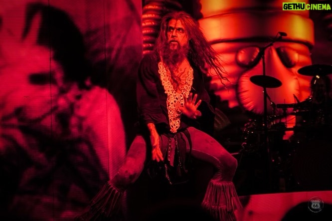 Rob Zombie Instagram - Good night Phoenix! FREAKS ON PARADE is now officially a wrap. 🔥 Definitely a wicked summer was had by all. #robzombie #freaksonparadetour2023