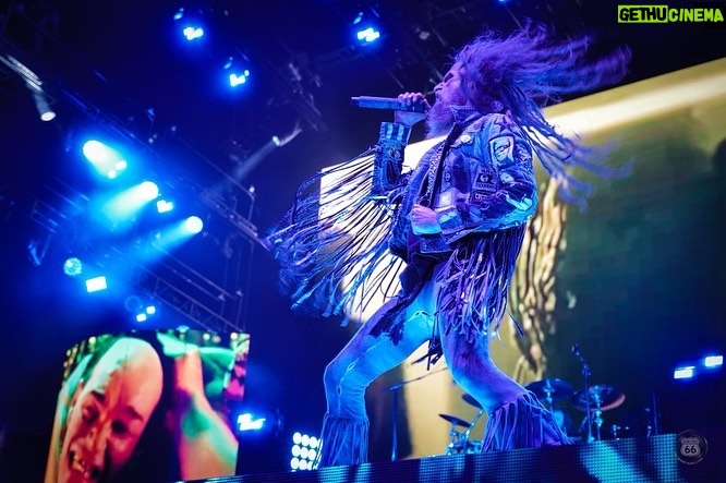 Rob Zombie Instagram - So long Oregon ! Thanks for a swinging night! #robzombie #freaksonparadetour