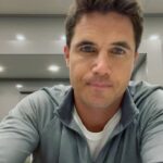 Robbie Amell Instagram - Please join me in supporting @stjude Children’s Research Hospital — Donate if you can, otherwise please spread the word. #30daysforstjude Link in my bio.