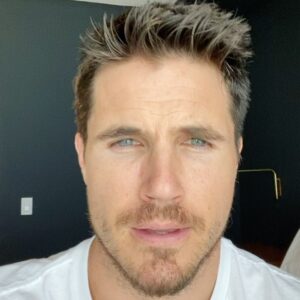 Robbie Amell Instagram - #ForStJude
September is childhood cancer awareness month. Please join me in donating to St Jude Children’s Hospital. 
@stjude