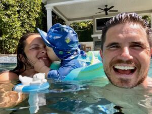 Robbie Amell Instagram - Happy Mother’s Day to all the amazing moms out there! You’re the reason we’re all here xoxoxo 😘😘😘