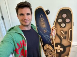 Robbie Amell Instagram - 🔥Teamed up with @bearwalkerofficial for a giveaway! 🔥 -
1️⃣ comment your favorite superhero or villain
2️⃣ follow @robbieamell and @bearwalkerofficial
3️⃣ Bonus entries if you post a story of you watching CODE 8 on Netflix!
-
Winner will be picked Sunday night!

Good luck and thank you to everyone for the support of Code 8